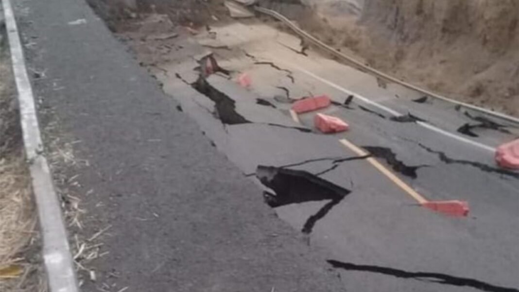 Colapsa tramo de la autopista Siglo XXI en Michoacán ...