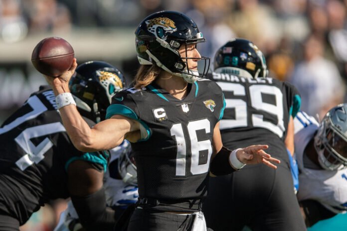 Jaguars golpean otra vez a Cowboys con bombazo de Trevor LawrenceEl mariscal de Jacksonville combinó en gran jugada con Zay Jones y acercó pelogrosamente a su equipo ante Dallas.