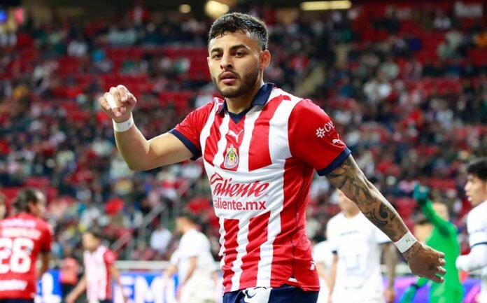 El delantero mexicano vuelve al club del que es canterano, luego de un paso por Guadalajara manchado por indisciplinas