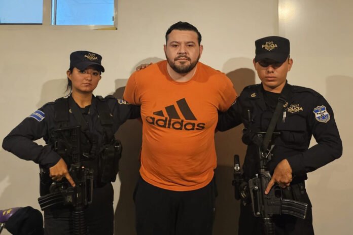 El ahora detenido comisionado presidencial, Christian Flores